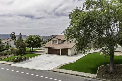 Exterior - 14051 Fiddletown Rd, Poway, CA 92064 photo 4 of 11