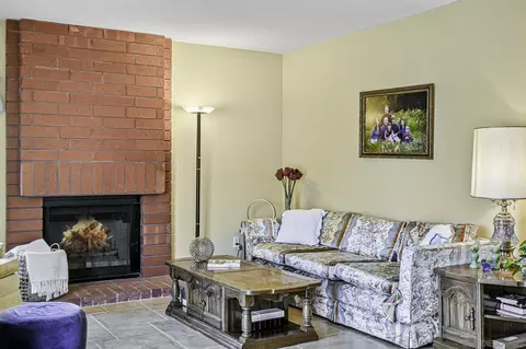 Living - 14051 Fiddletown Rd, Poway, CA 92064 photo 2 of 3
