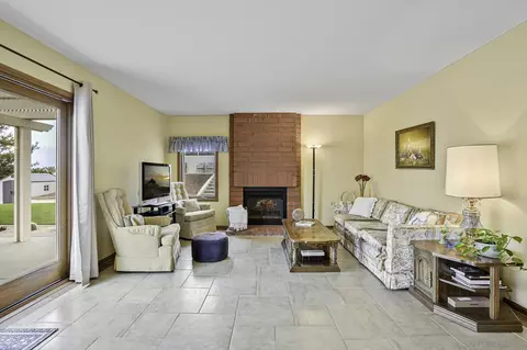 Living - 14051 Fiddletown Rd, Poway, CA 92064 photo 1 of 3