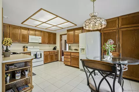 Kitchen - 14051 Fiddletown Rd, Poway, CA 92064 photo 2 of 4