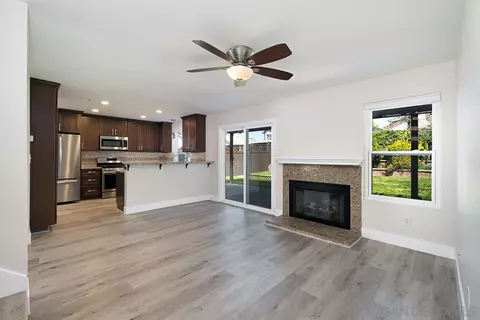 Living - 29756 Via La Vida, Temecula, CA 92591 photo 3 of 3