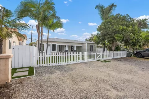 719 4th St, Encinitas, CA 92024 photo 3