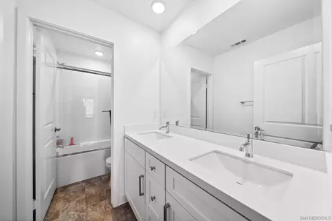 Bath - 1796 Starlight Ave, Beaumont, CA 92223 photo 2 of 4