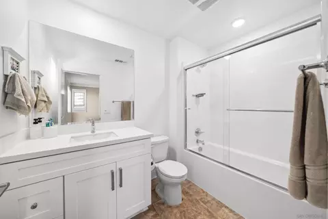 Bath - 1796 Starlight Ave, Beaumont, CA 92223 photo 3 of 4
