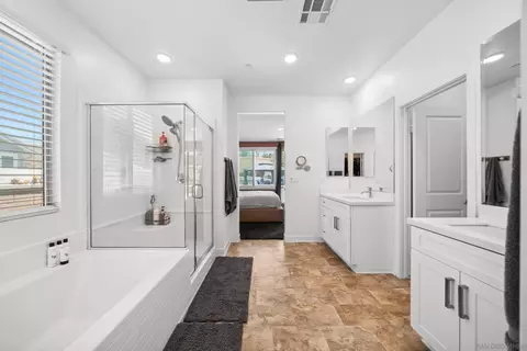 Bath - 1796 Starlight Ave, Beaumont, CA 92223 photo 1 of 4