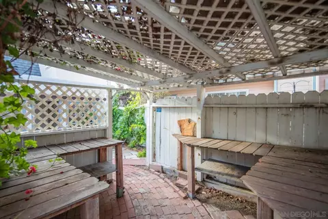 Exterior - 1022 Park Pl, Coronado, CA 92118 photo 9 of 12