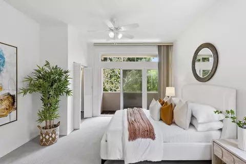 Bedroom - 1229 Roslyn Ln, La Jolla, CA 92037 photo 5 of 7