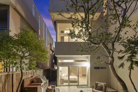 Exterior - 1229 Roslyn Ln, La Jolla, CA 92037 photo 9 of 9