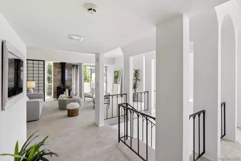 Entry Way - 1229 Roslyn Ln, La Jolla, CA 92037 photo 6 of 6