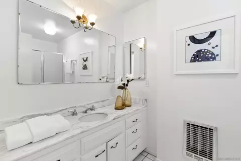 Bath - 1229 Roslyn Ln, La Jolla, CA 92037 photo 1 of 5