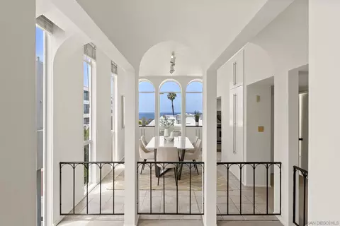 Dining - 1229 Roslyn Ln, La Jolla, CA 92037 photo 4 of 10
