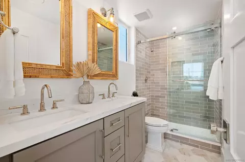 Bath - 545 Orange Ave, Coronado, CA 92118 photo 3 of 4