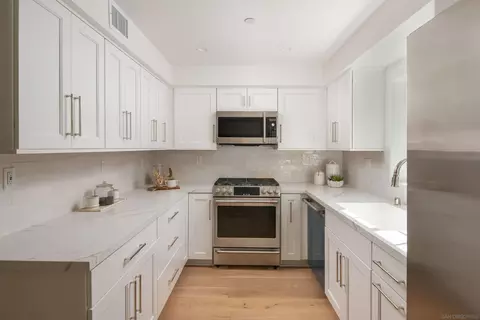 539 Orange Ave, Coronado, CA 92118 photo 3