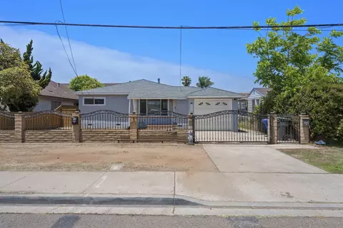 Exterior - 1058 10th St, Imperial Beach, CA 91932 photo 1 of 3