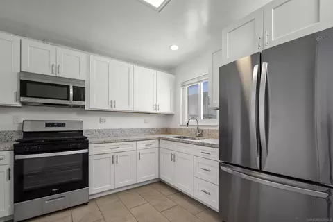 1058 10th St, Imperial Beach, CA 91932