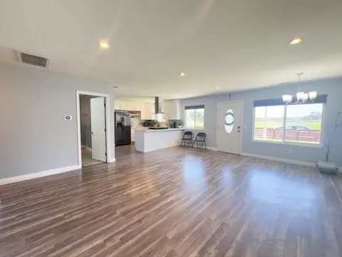Living - 328 Via Ramona, Paso Robles, CA 93446 photo 1 of 2