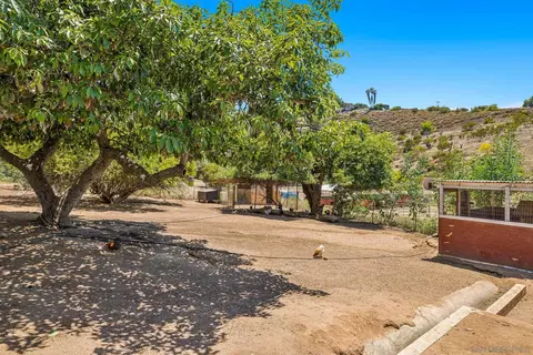Exterior - 9050 Westhill Rd, Lakeside, CA 92040 photo 3 of 16