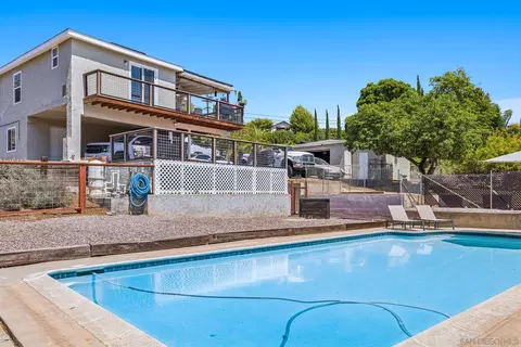 9050 Westhill Rd, Lakeside, CA 92040