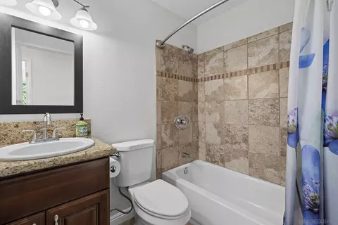 Bath - 996 Surfbird Way, Oceanside, CA 92057 photo 1 of 4