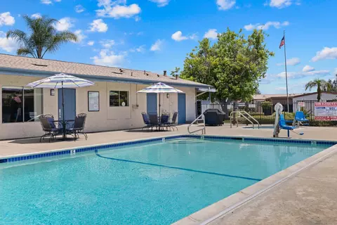 Exterior - 996 Surfbird Way, Oceanside, CA 92057 photo 9 of 12