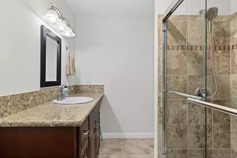 Bath - 996 Surfbird Way, Oceanside, CA 92057 photo 2 of 4