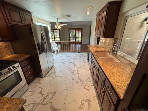 Kitchen - 644 Mahogany Dr, El Cajon, CA 92019 photo 2 of 2