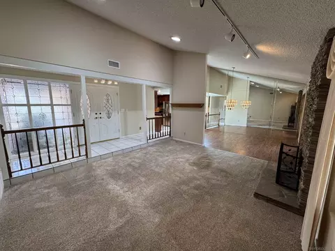 Living - 644 Mahogany Dr, El Cajon, CA 92019 photo 3 of 4
