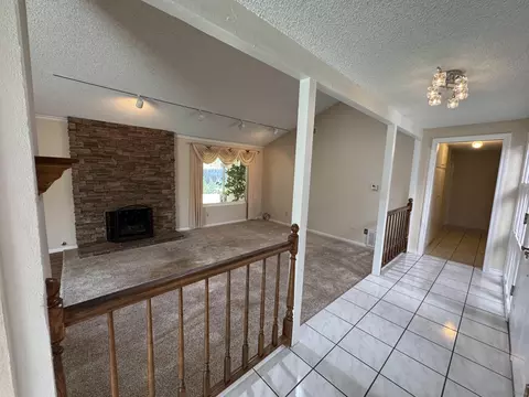 Living - 644 Mahogany Dr, El Cajon, CA 92019 photo 2 of 4
