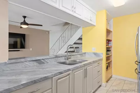 Kitchen - 12152 Lemon Crest Dr # 2, Lakeside, CA 92040 photo 3 of 4