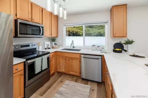 Kitchen - 14555 High Pine St, Poway, CA 92064 photo 3 of 4