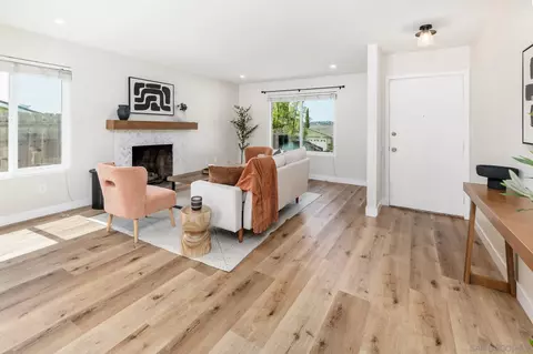 Living - 14555 High Pine St, Poway, CA 92064 photo 2 of 4