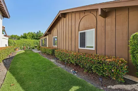 9833 Caminito Bolsa, San Diego, CA 92129