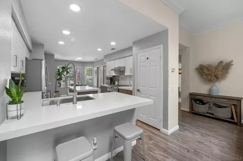 3925 Estancia Dr, Oceanside, CA 92058 photo 8