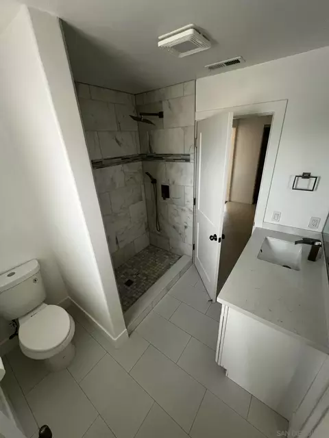 Bath - 2152 Walnut St, Ramona, CA 92065 photo 3 of 3