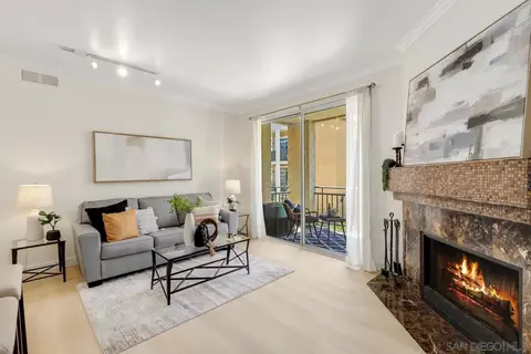 2220 Camino De La Reina #205, San Diego, CA 92108