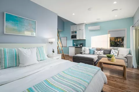 Bedroom - 7570 Cabrillo Ave, La Jolla, CA 92037 photo 6 of 7