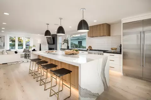Kitchen - 7570 Cabrillo Ave, La Jolla, CA 92037 photo 4 of 8