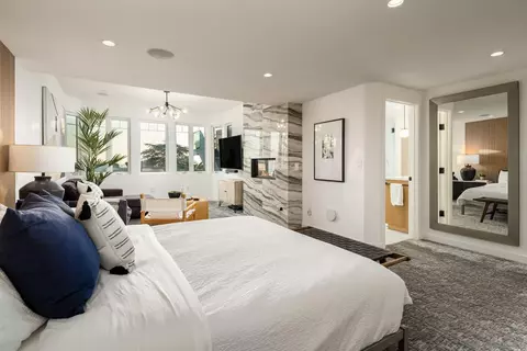 Bedroom - 7570 Cabrillo Ave, La Jolla, CA 92037 photo 3 of 7