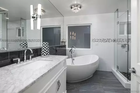 Bath - 7570 Cabrillo Ave, La Jolla, CA 92037 photo 5 of 5