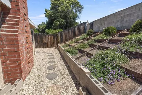 Exterior - 13811 Tobiasson Rd, Poway, CA 92064 photo 12 of 14