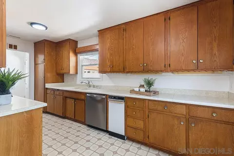 Kitchen - 13811 Tobiasson Rd, Poway, CA 92064 photo 3 of 3