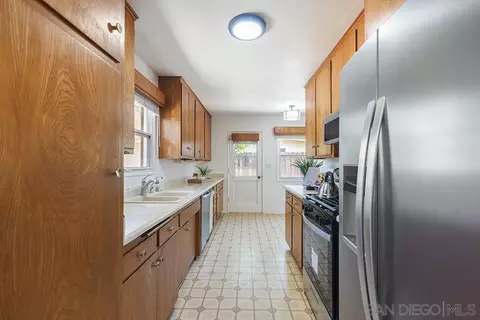 Kitchen - 13811 Tobiasson Rd, Poway, CA 92064 photo 1 of 3