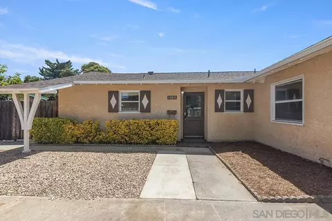Exterior - 13811 Tobiasson Rd, Poway, CA 92064 photo 2 of 14