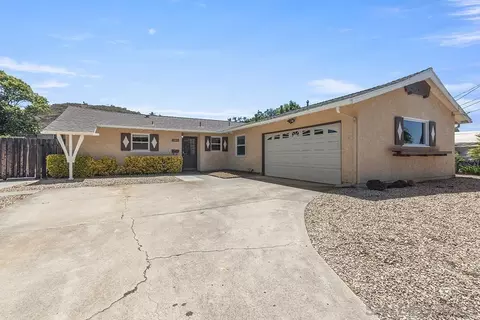 13811 Tobiasson Rd, Poway, CA 92064