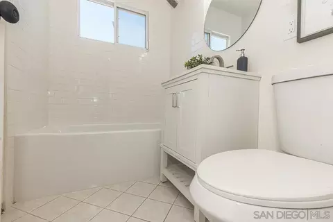 Bath - 13811 Tobiasson Rd, Poway, CA 92064 photo 5 of 5