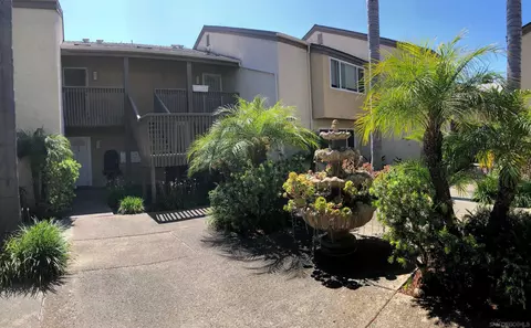 8529 Villa La Jolla Dr #F, San Diego, CA 92037