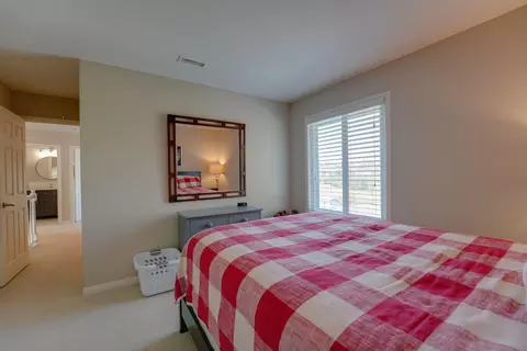 Bedroom - 1647 Hawk View Dr, Encinitas, CA 92024 photo 5 of 10
