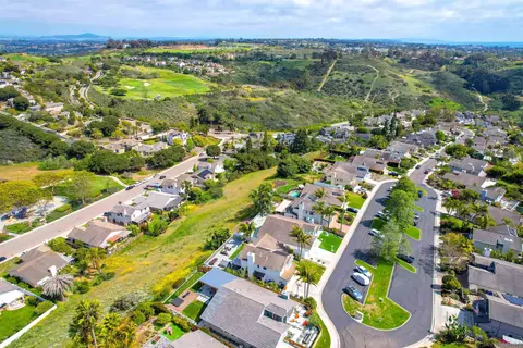 View/Area - 1647 Hawk View Dr, Encinitas, CA 92024 photo 7 of 12