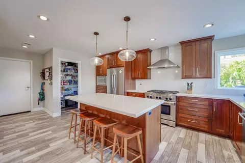 Kitchen - 1647 Hawk View Dr, Encinitas, CA 92024 photo 2 of 7
