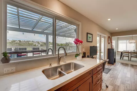 Kitchen - 1647 Hawk View Dr, Encinitas, CA 92024 photo 7 of 7